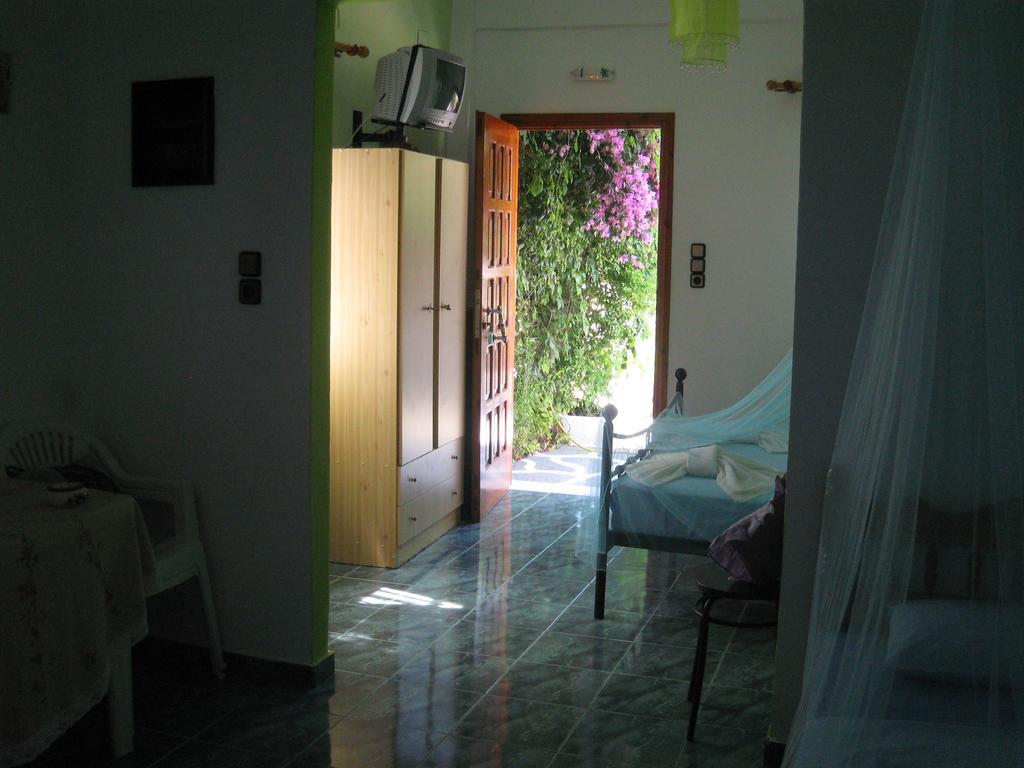 Maria Charalampaki Studios Skyros Rum bild
